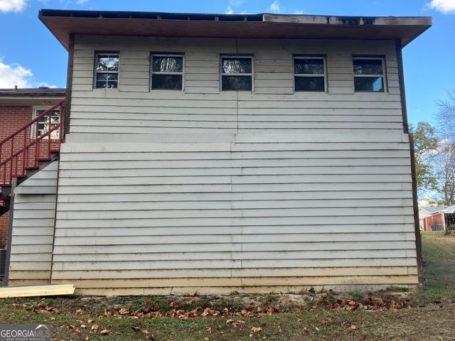 1031 Pine Street NE, Conyers, GA 30012