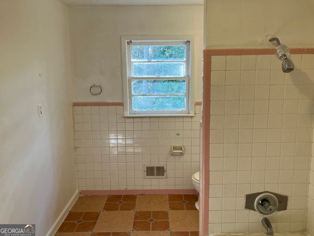 1031 Pine Street NE, Conyers, GA 30012