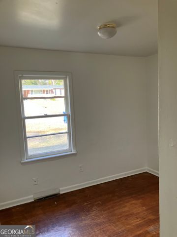 1031 Pine Street NE, Conyers, GA 30012