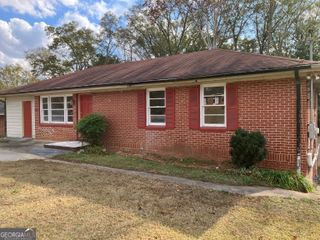 1031 Pine Street NE, Conyers, GA 30012