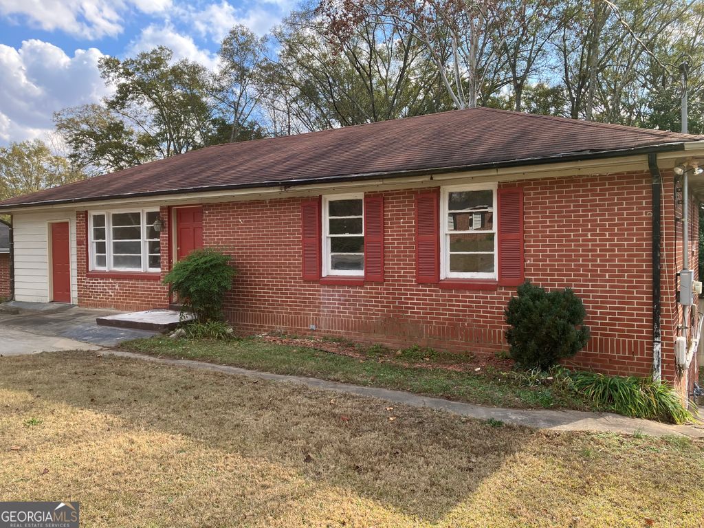 1031 Pine Street NE, Conyers, GA 30012