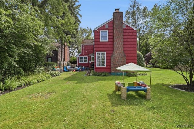 15 Colonial Drive, Amherst, NY 14226