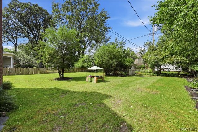 15 Colonial Drive, Amherst, NY 14226