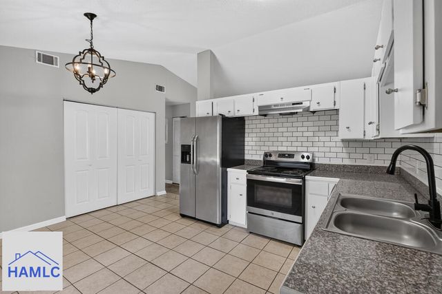 239 Pointe South Drive, Hinesville, GA 31313