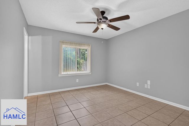239 Pointe South Drive, Hinesville, GA 31313