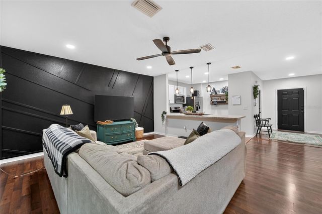 9824 HOUND CHASE DRIVE, Gibsonton, FL 33534