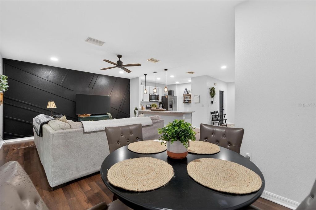 Image 20 of property listing at 9824 HOUND CHASE DRIVE, Gibsonton, FL 33534