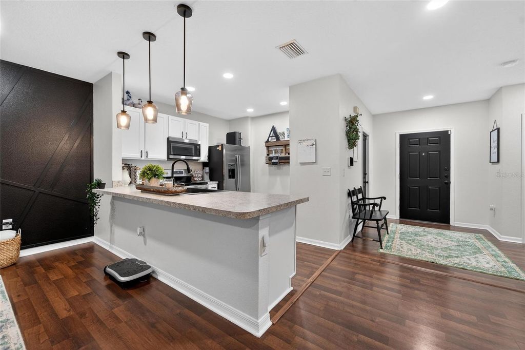 Image 24 of property listing at 9824 HOUND CHASE DRIVE, Gibsonton, FL 33534