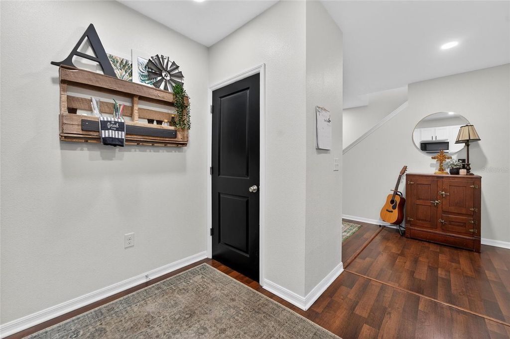 Image 29 of property listing at 9824 HOUND CHASE DRIVE, Gibsonton, FL 33534