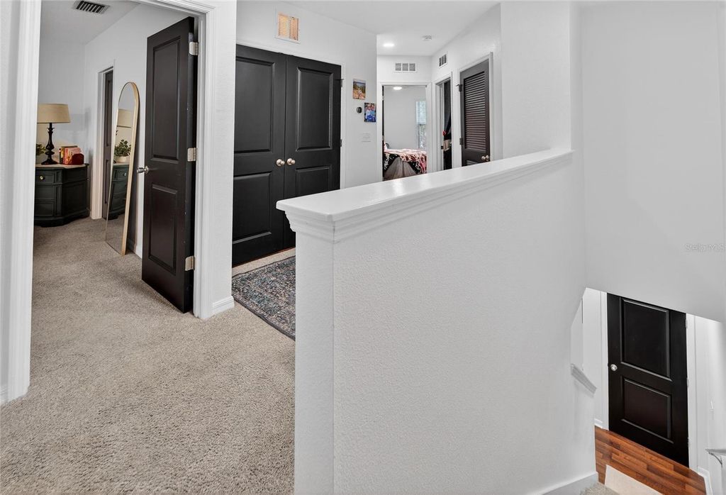 Image 32 of property listing at 9824 HOUND CHASE DRIVE, Gibsonton, FL 33534