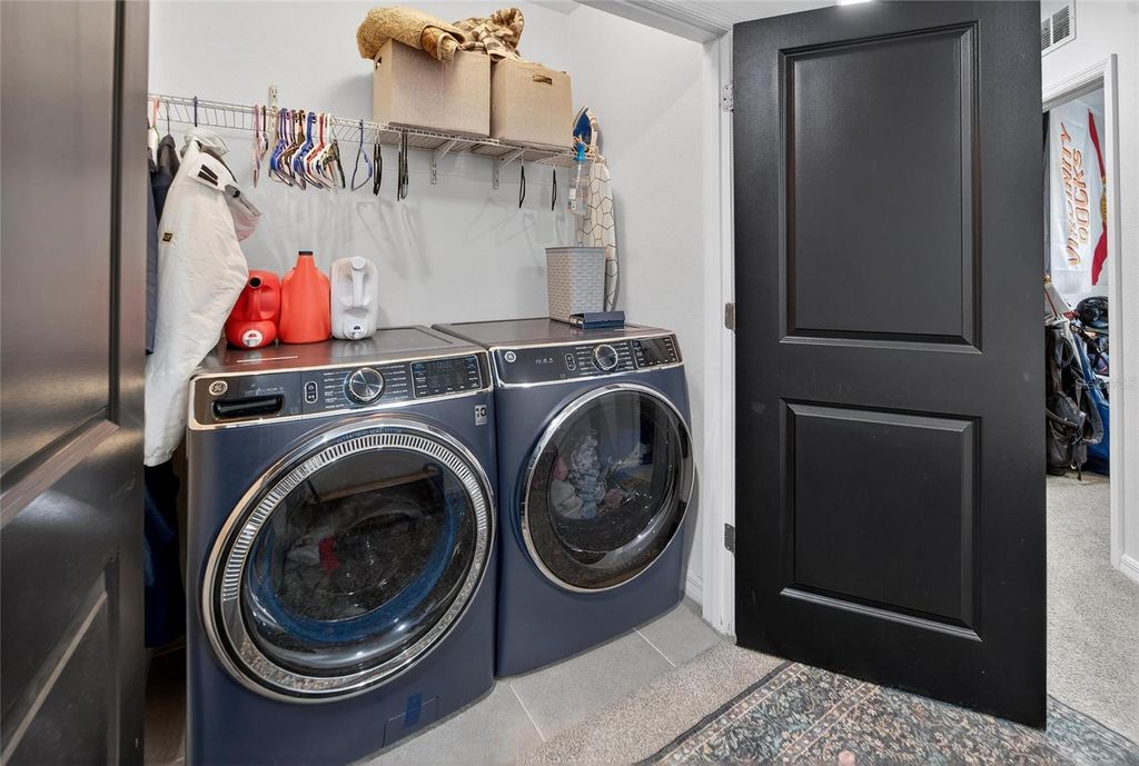 Image 35 of property listing at 9824 HOUND CHASE DRIVE, Gibsonton, FL 33534