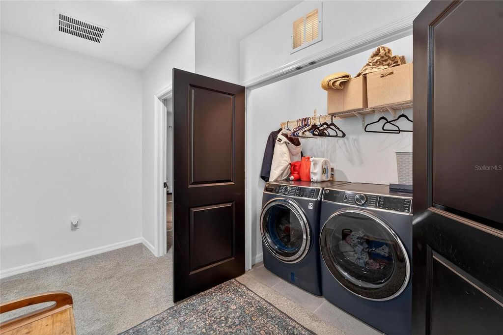 Image 36 of property listing at 9824 HOUND CHASE DRIVE, Gibsonton, FL 33534