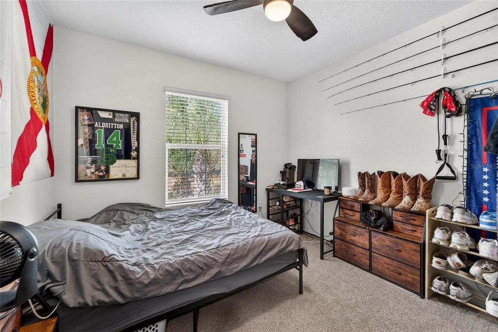 Image 45 of property listing at 9824 HOUND CHASE DRIVE, Gibsonton, FL 33534