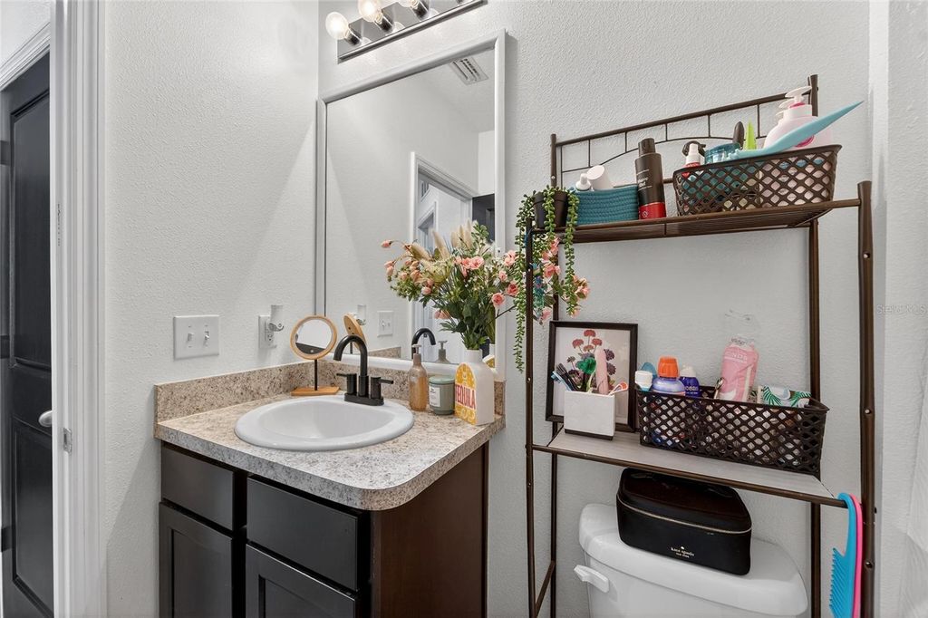 Image 53 of property listing at 9824 HOUND CHASE DRIVE, Gibsonton, FL 33534