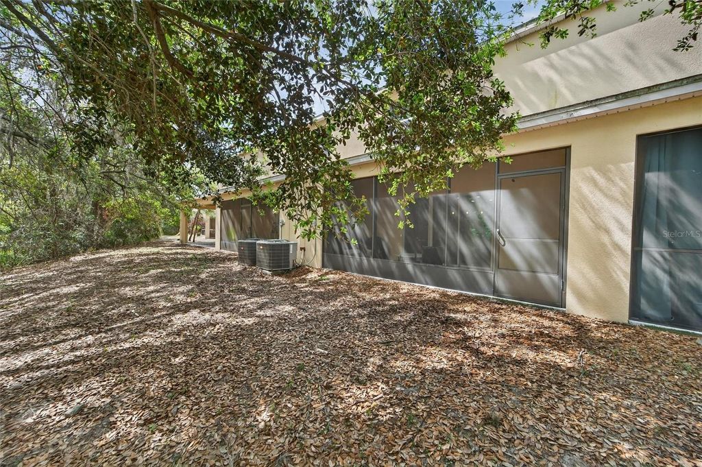 Image 59 of property listing at 9824 HOUND CHASE DRIVE, Gibsonton, FL 33534