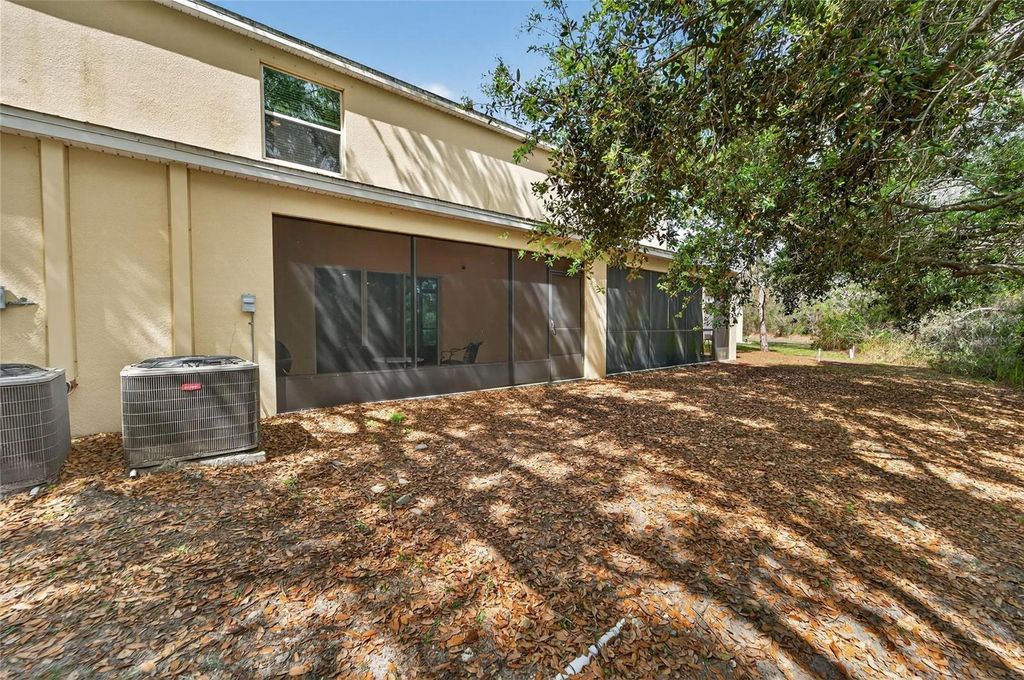 Image 61 of property listing at 9824 HOUND CHASE DRIVE, Gibsonton, FL 33534