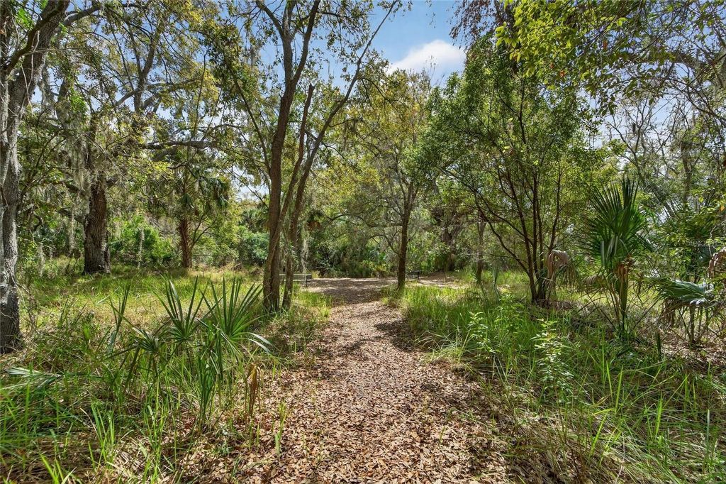 Image 63 of property listing at 9824 HOUND CHASE DRIVE, Gibsonton, FL 33534