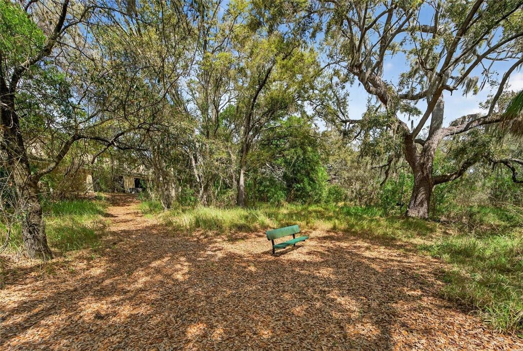 Image 67 of property listing at 9824 HOUND CHASE DRIVE, Gibsonton, FL 33534