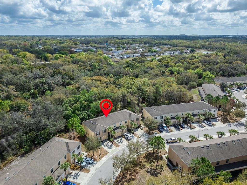 Image 75 of property listing at 9824 HOUND CHASE DRIVE, Gibsonton, FL 33534