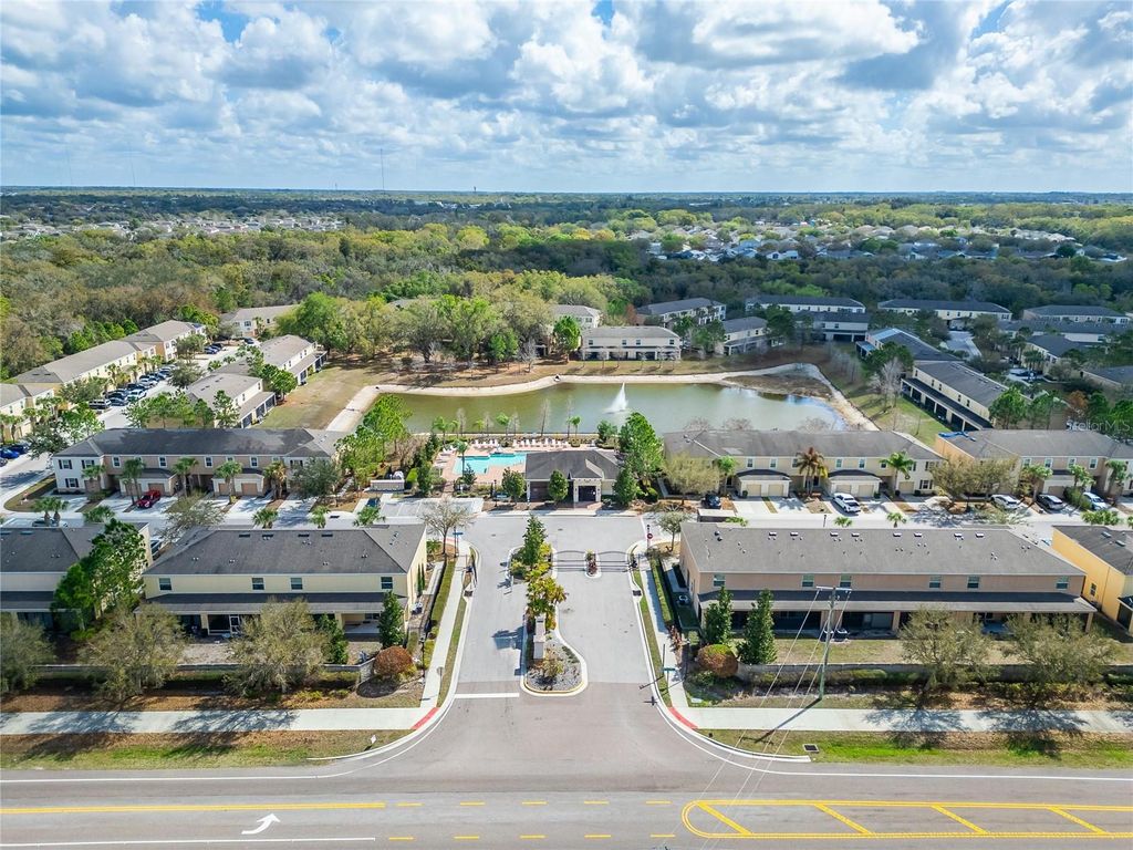 Image 84 of property listing at 9824 HOUND CHASE DRIVE, Gibsonton, FL 33534