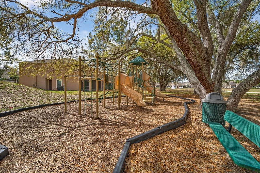 Image 89 of property listing at 9824 HOUND CHASE DRIVE, Gibsonton, FL 33534