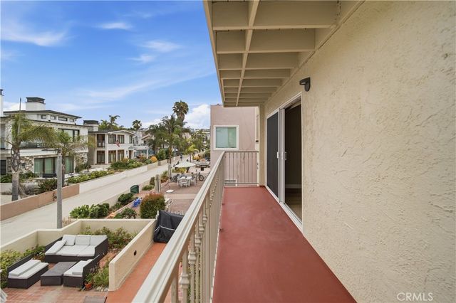 28 16th Street, Hermosa Beach, CA 90254