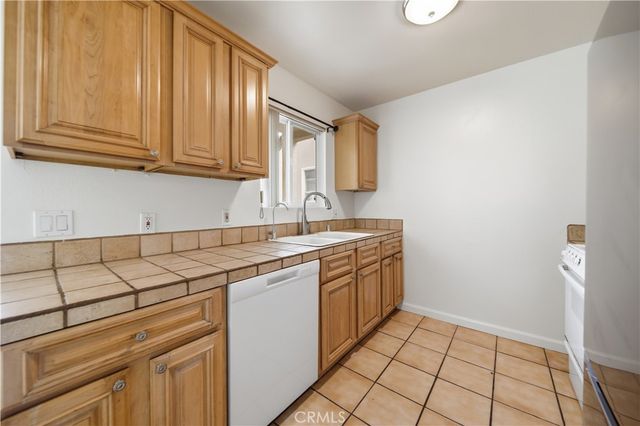 28 16th Street, Hermosa Beach, CA 90254
