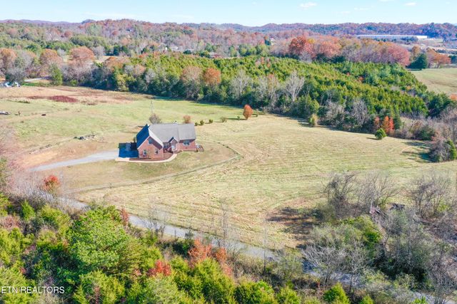 430 Basswood Lane, Kodak, TN 37764