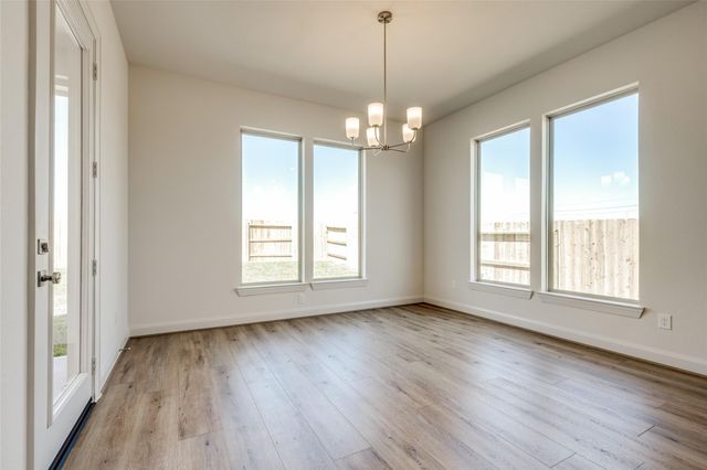 494 Hunters Crossing, Sealy, TX 77474