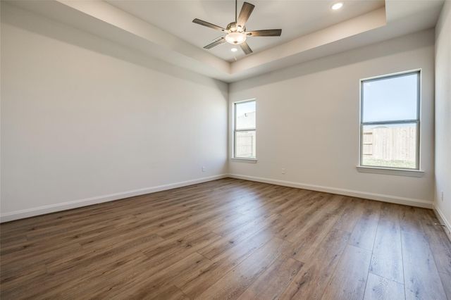 494 Hunters Crossing, Sealy, TX 77474