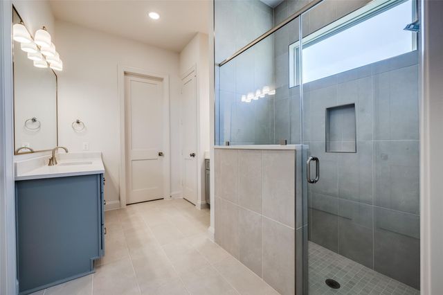 494 Hunters Crossing, Sealy, TX 77474