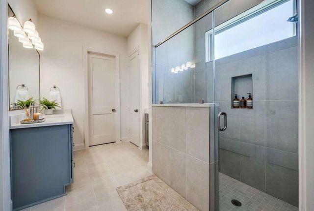 494 Hunters Crossing, Sealy, TX 77474