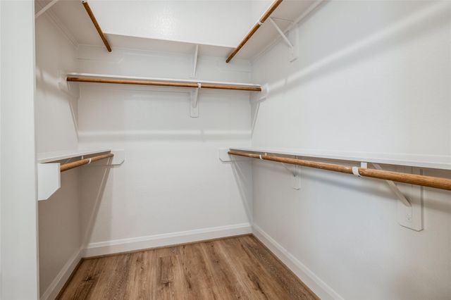 494 Hunters Crossing, Sealy, TX 77474