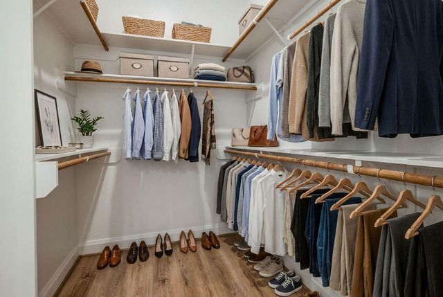 494 Hunters Crossing, Sealy, TX 77474