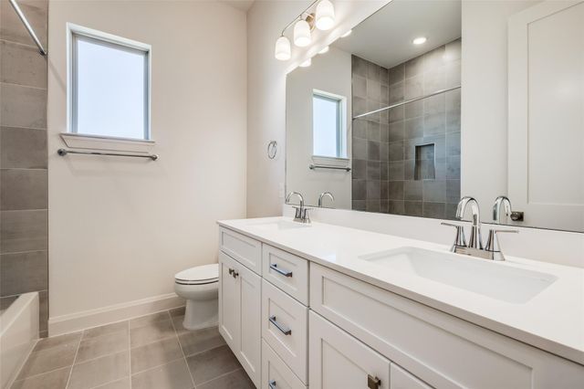 494 Hunters Crossing, Sealy, TX 77474