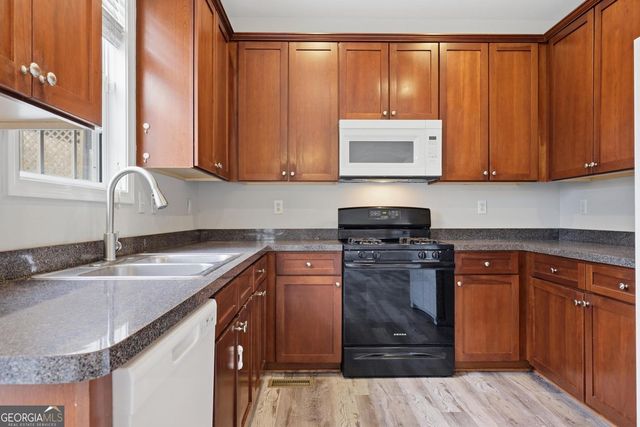 1849 NW Spring Avenue NW, Atlanta, GA 30318