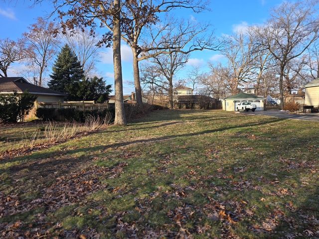 11156 S Worth Avenue, Worth, IL 60482