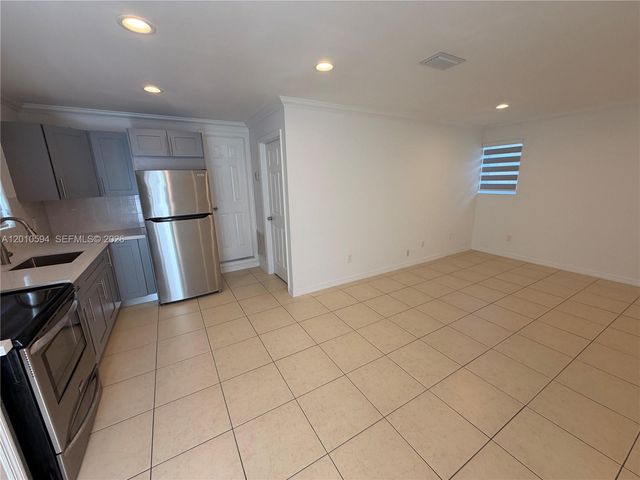 3011 N 74th Avenue, Hollywood, FL 33024