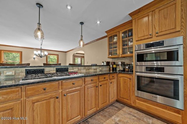 108 Farmington Road, Grimesland, NC 27837