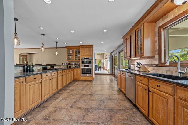 108 Farmington Road, Grimesland, NC 27837