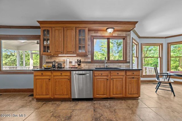 108 Farmington Road, Grimesland, NC 27837