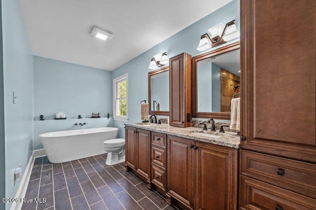 108 Farmington Road, Grimesland, NC 27837