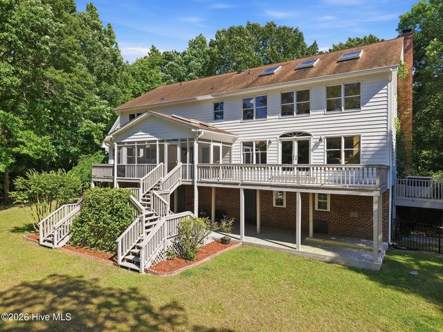108 Farmington Road, Grimesland, NC 27837