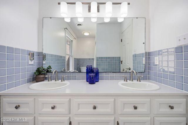 108 Farmington Road, Grimesland, NC 27837