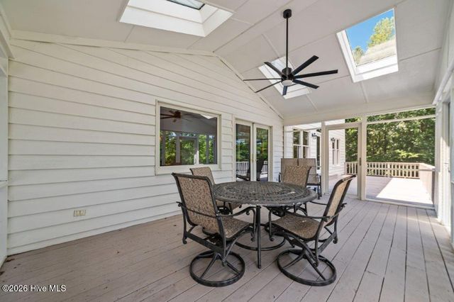 108 Farmington Road, Grimesland, NC 27837