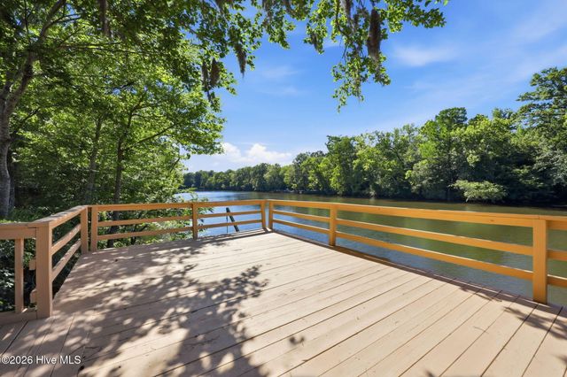 108 Farmington Road, Grimesland, NC 27837