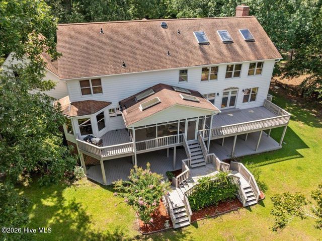 108 Farmington Road, Grimesland, NC 27837