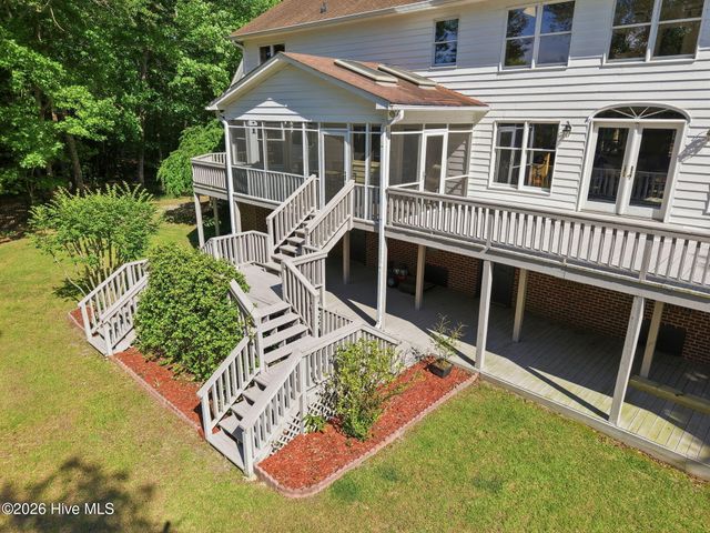 108 Farmington Road, Grimesland, NC 27837