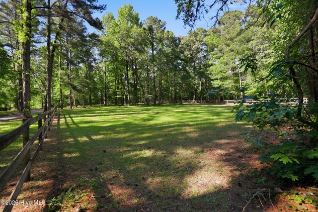 108 Farmington Road, Grimesland, NC 27837
