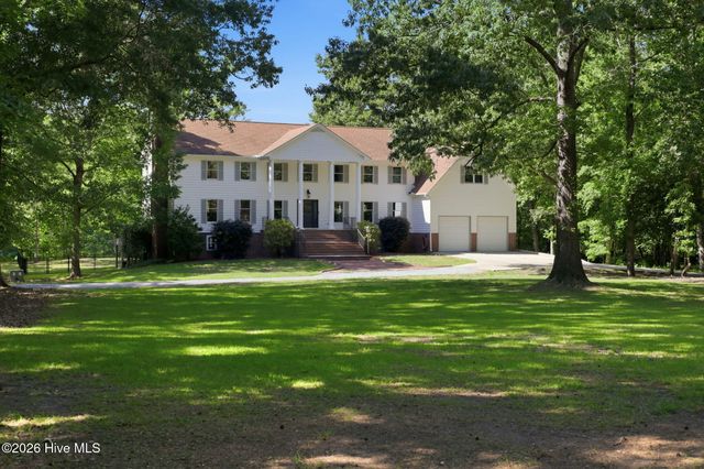 108 Farmington Road, Grimesland, NC 27837